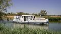 Riverly propose la location de bateaux sans permis en quatre niveaux de confort.