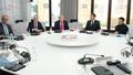 Volodymyr Zelensky, le président ukrainien, aux côtés d’Emmanuel Macron et de Donald Trump, mardi 16 juin, au sommet du G7 à Évian-les-Bains.