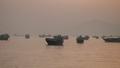 Des navires sont ancrés dans le détroit d’Ormuz vus de Musandam, Oman, le 3 juin 2026.