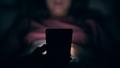 Le jeune homme abordait ses victimes sur des plateformes de jeu en ligne et des réseaux sociaux.