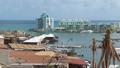 Vue d’Oyster Pond, sur l’île française de Saint-Martin (Antilles), trois semaines après le passage de l’ouragan Irma — qui a fait 15 morts —, le 27 septembre 2017. (Photo d’Helene Valenzuela / AFP)