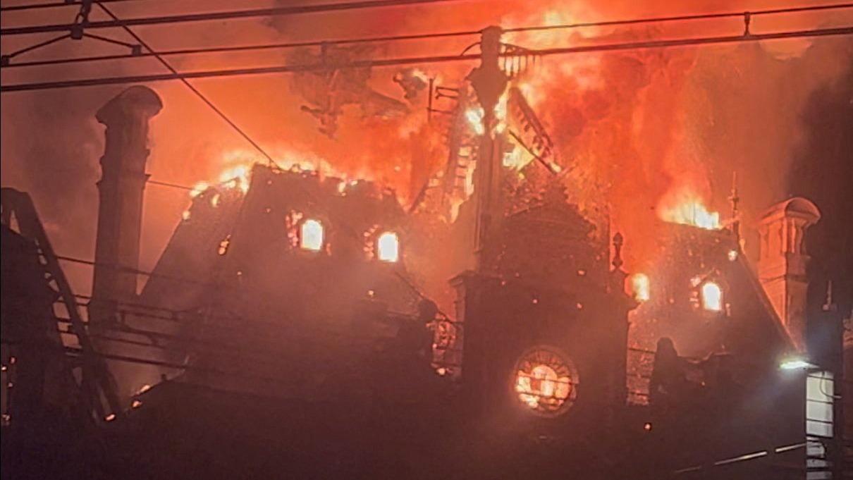 «C’est un lieu profondément lié à l’histoire de notre ville qui a été atteint» : à Limoges, les clubs de basket et de handball réagissent après l’incendie de la mairie