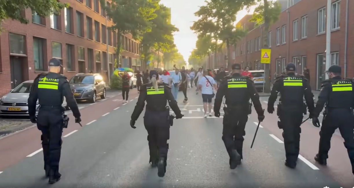 Des policiers attaqués dans plusieurs villes néerlandaises après la victoire du Maroc face aux Pays-Bas en Coupe du monde