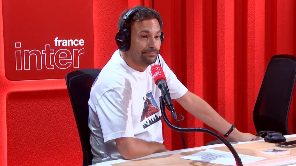Bertrand Chameroy dit au revoir à France Inter, ému lors de ses dernières échéances radio — People & Médias