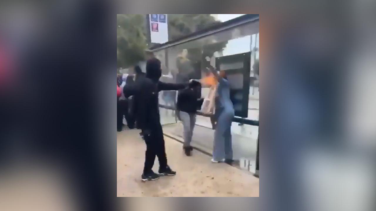 Femme brûlée avec un spray inflammable à Marseille : un mineur de 15 ans déféré en vue d’une mise en examen pour «acte de barbarie»