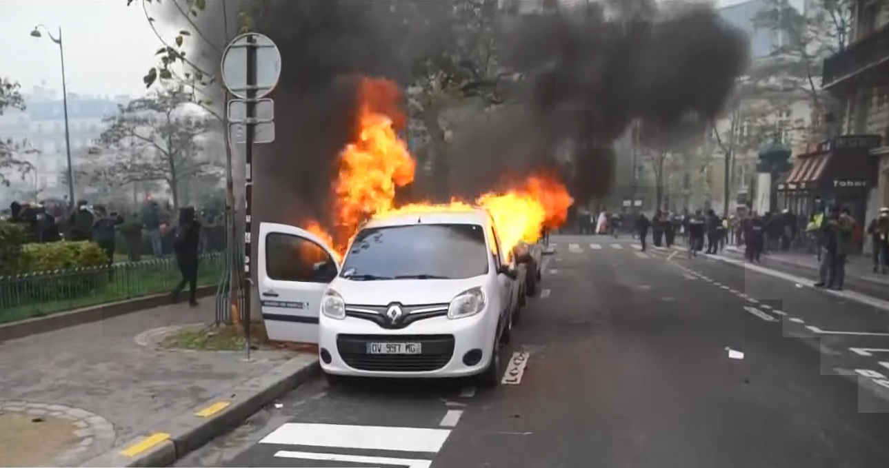 Gilets Jaunes Violences à Paris Nantes Et Lyon Au Moins