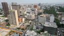 Vue aérienne du quartier d’affaires du Plateau à Abidjan.