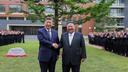 Le président chinois Xi Jinping et le leader nord-coréen Kim Jong-un posent pour une photo lors de leur visite à l’École centrale de formation des cadres du Parti des travailleurs, à Pyongyang, le 9 juin 2026.