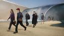 La plage de Louis Vuitton pour la collection homme printemps-été 2027, intitulée «A Dandy Experience».