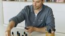 Gregoris Pyrpylis, le directeur de création du maquillage Hermès.