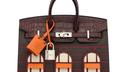 Le Birkin 20 Faubourg Rouge Sellier en Alligator vendu 635.000 euros lors de la vente en ligne Christie’s en juin 2026.