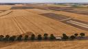 Vue de drone de champs récoltés à Villerable, près de Vendôme, alors que les conditions de sécheresse s’aggravent, le 16 juillet 2026.