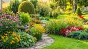 Avec les épisodes caniculaires estivaux, avoir un beau jardin verdoyant et fleuri nécessitera d’opter pour d’autres espèces végétales.