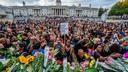 À la suite de son décès, une veillée en hommage au défunt professeur Jason Arday s’est tenue à Trafalgar Square (Londres), le 17 août.