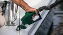 Le gallon (3,78 litres) s’affiche en moyenne à 6,2694 dollars, selon l’Association automobile américaine (AAA).
