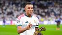Attaqué de toutes parts, Kylian Mbappé s’accorde un moment de douceur et célèbre tendrement sa maman Fayza Lamari : “la reine de notre monde”