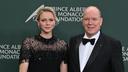 Albert et Charlene de Monaco brillent de mille feux à l’Opéra Garnier de Monte-Carlo pour une prestigieuse soirée d’anniversaire