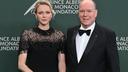 À l’Opéra de Monte-Carlo, le prince Albert rend un bel hommage à son épouse Charlene : “Une partenaire plus exigeante que la plupart”