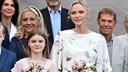 Main dans la main, Charlene et Gabriella de Monaco offrent une scène de tendresse qui vaut mille discours