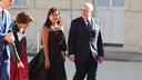 Le pape Léon XIV accueilli à l’Élysée : Bernard Cazeneuve et sa discrète fille Mona, 27 ans, font une rare apparition pour ce grand jour