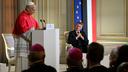 Une petite blague en français ! En plein discours à l’Élysée, Léon XIV a fait rire Emmanuel Macron en évoquant ses origines normandes et béarnaises