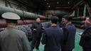 Le dirigeant nord-coréen Kim Jong-un donne des directives concernant des projets du secteur de l’industrie de la défense en Corée du Nord, sur cette photo publiée par l’agence de presse officielle nord-coréenne KCNA, le 19 septembre 2026.