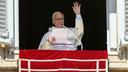 Le pape Léon dirige la prière de l’Angélus depuis la fenêtre du Palais apostolique au Vatican, le 11 octobre 2026.