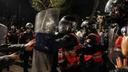 La police repousse les manifestants lors d’une manifestation anti-gouvernementale par des étudiants à Tirana, en Albanie, le 20 octobre 2026.
