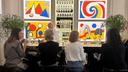 Dans lâappartement du 242 rue de Rivoli amĂ©nage par Sothebyâs et Polimeno, le bar entourĂ© des gouaches de Calder