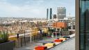 Ă Marseille, lâouverture de lâhĂŽtel Ruby Lilou, paquebot de 237 clĂ©s qui joue la carte du lifestyle avec toit-terrasse spacieux au bar accessible 24h/24, playlists musicales et espaces de coworking.