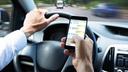L’usage du téléphone au volant, formellement interdit, est trop souvent banalisé.