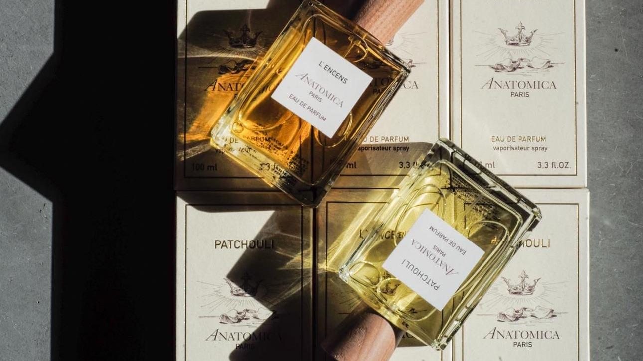 Patchouli et encens : Anatomica dévoile une collection de parfums au charme brut