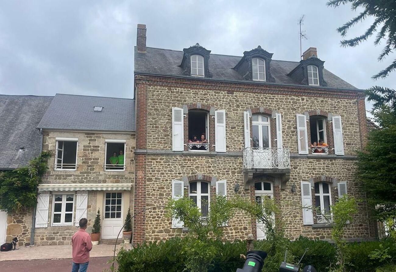 Un couple d’Anglais a gagné à la télé ce château en Normandie et s’y marie ce week-end