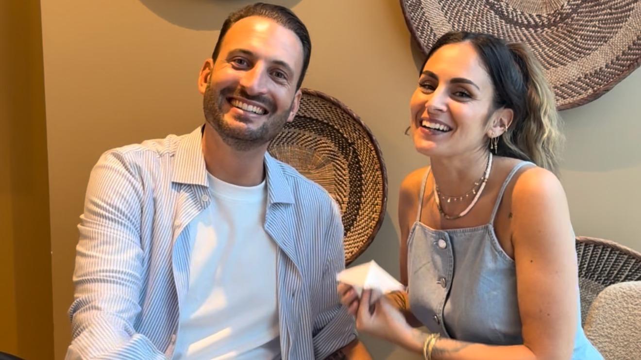 Jenna et Laurent, candidats de « Mariés au premier regard », annoncent leur désir de prendre leur temps dans leur relation — People & Médias
