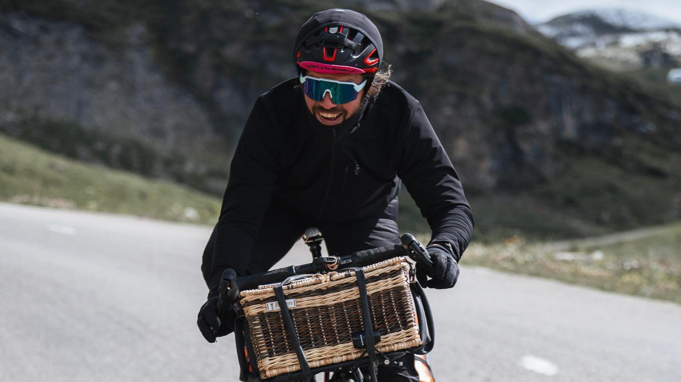 24.000 km à vélo pour passer devant tous les McDonald’s de France : les coulisses de l’incroyable périple de Thomas Billot, ancien obèse