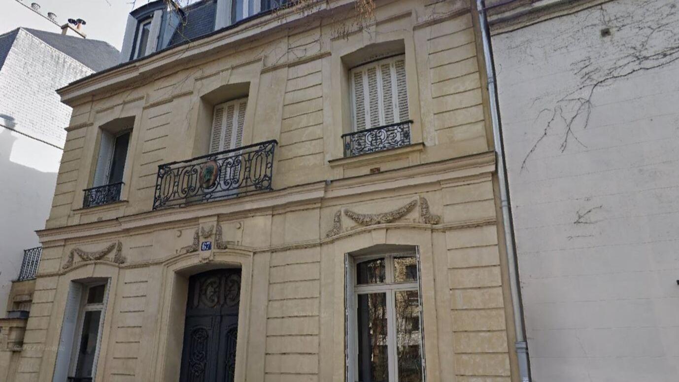 Vue de la façade de l’hôtel particulier du 67, bd de Montmorency.