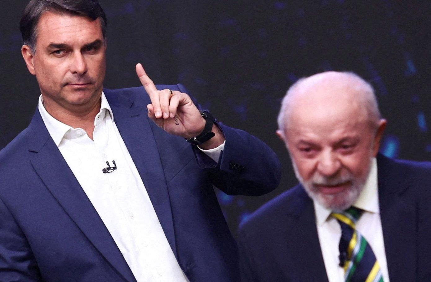 Brésil: Lula et Flavio Bolsonaro s'écharpent lors de leur premier débat