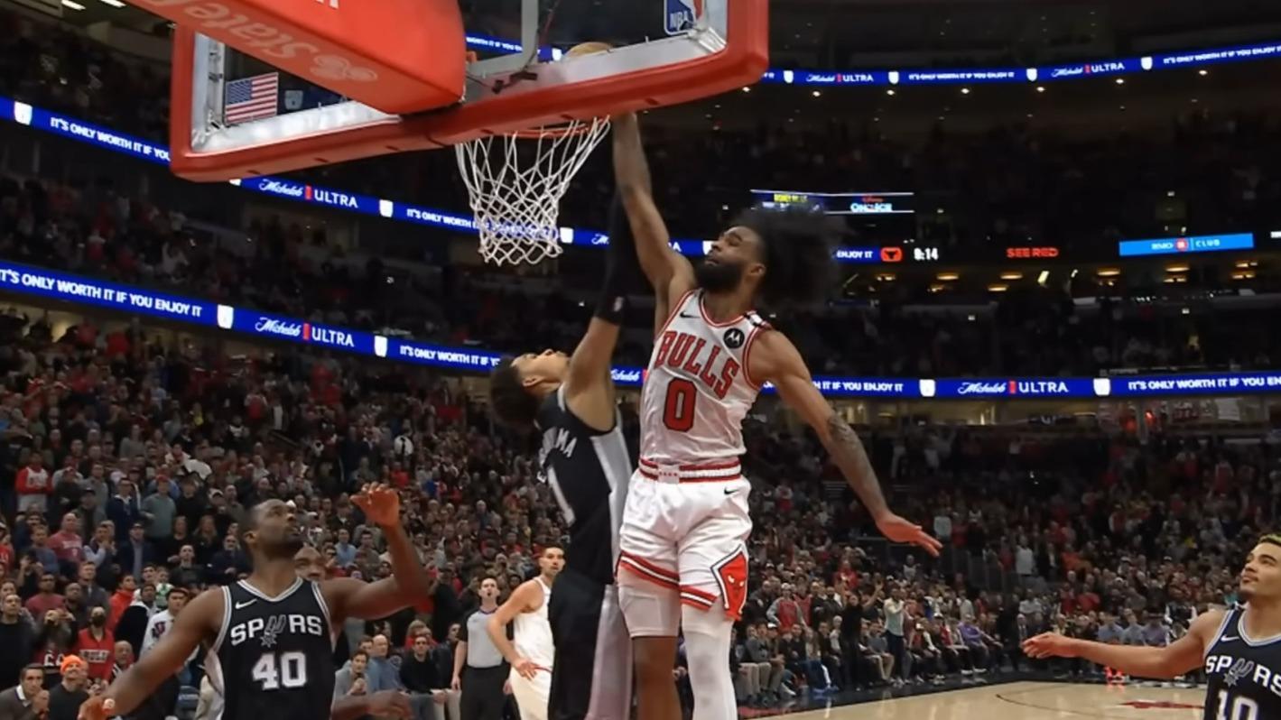 NBA : en vidéo, l’énorme dunk du «petit» White sur Wembanyama