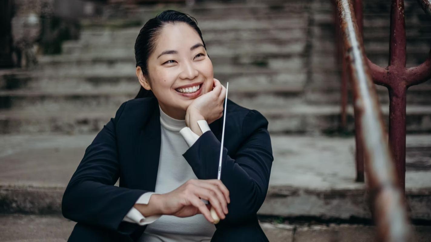 À Cannes, la chef d’orchestre coréenne Holly Choe se pose en baguette prometteuse