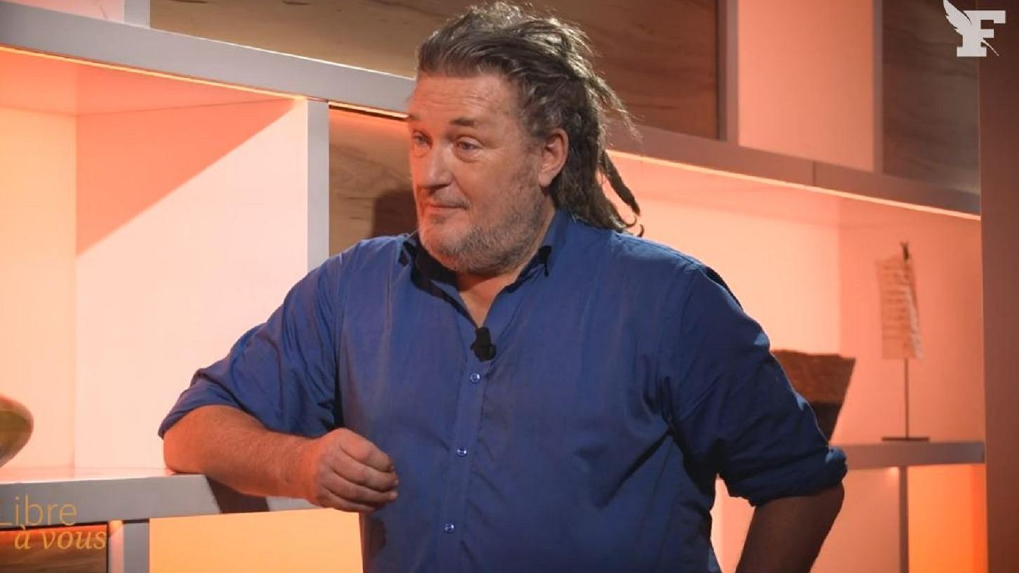 Olivier Delacroix revient sur ses difficultés adolescentes dans une interview sur Figaro Live — People & Médias