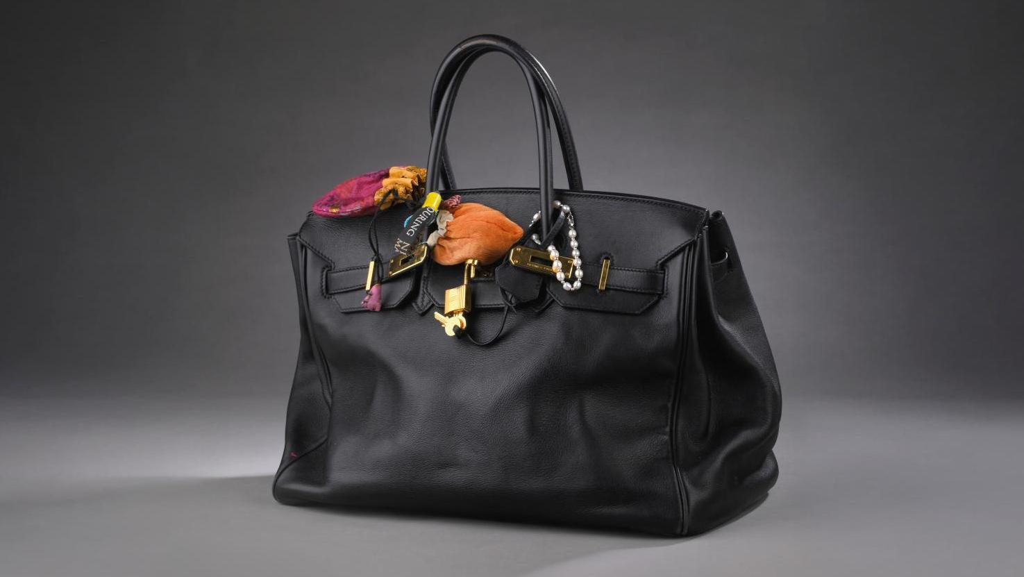 «Si tout le monde se met à vendre des sacs ayant appartenu à Jane Birkin... » : pourquoi un Hermès de la chanteuse n’a pas trouvé acquéreur à l’encan