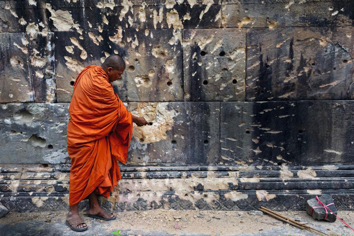 À la frontière Thaïlande-Cambodge, une guerre de territoire au milieu de vestiges angkoriens ravagés par les combats