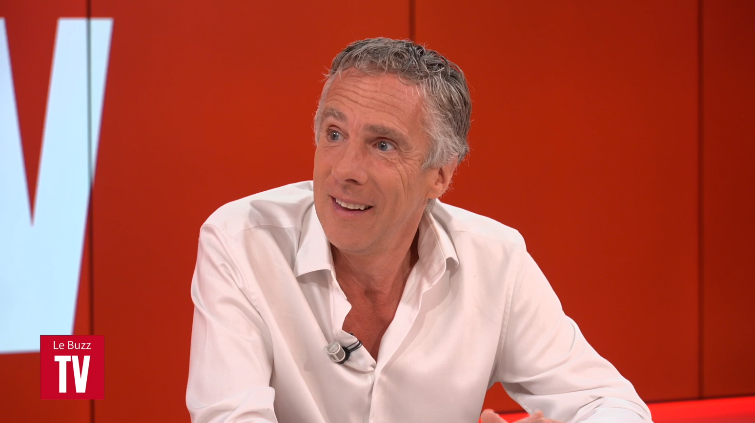 « On a vendu notre maison » : la reconversion inattendue de l’ancien commentateur de basket David Cozette dans l’hôtellerie — People & Médias