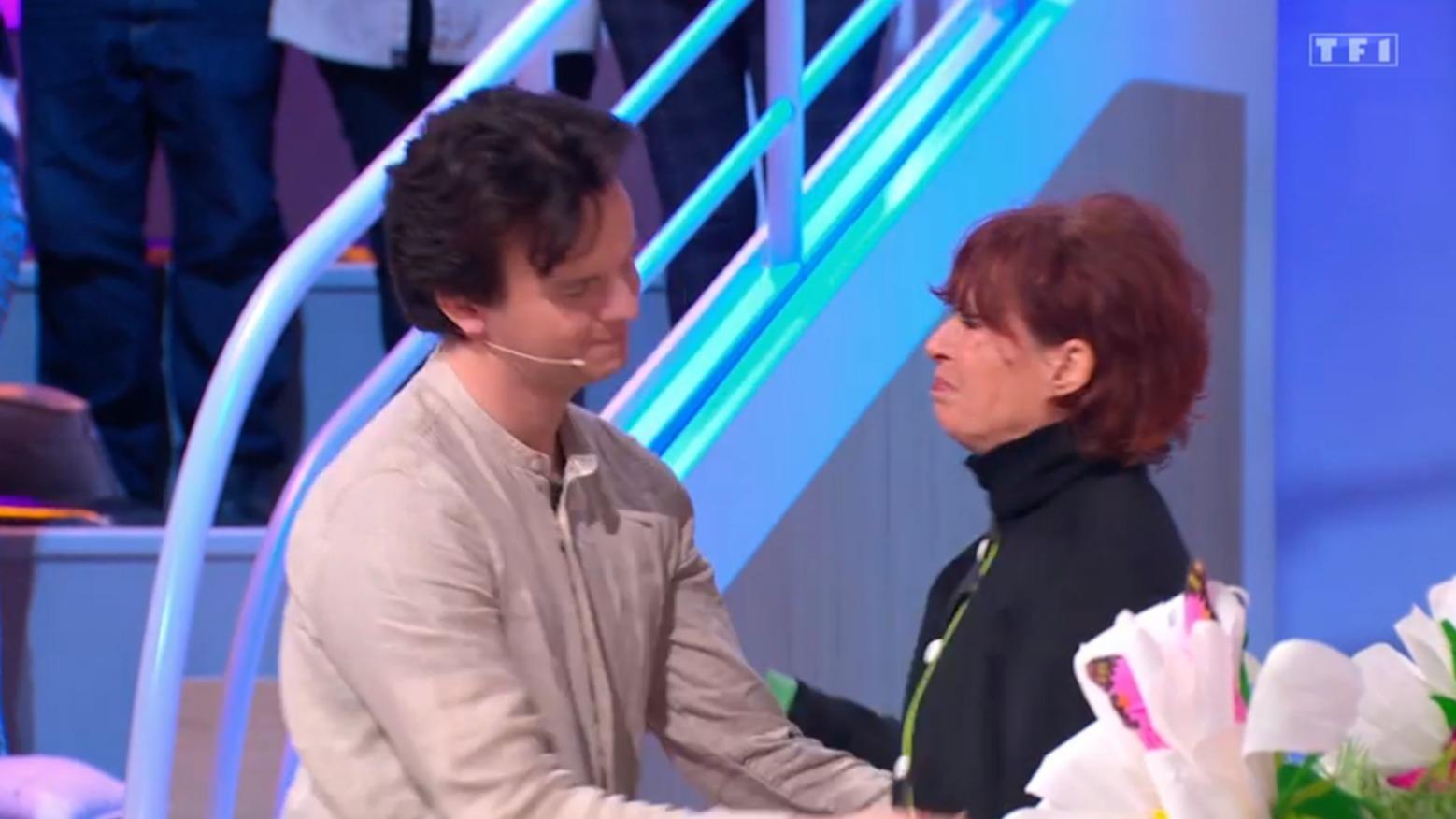 Les équipes de « Les Douze Coups de Midi » préparent une surprise à Cyprien lors de son départ — People & Médias