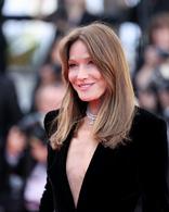 «Elle est envoûtante, nous sommes envoûtés» : la déclaration d’amour bouleversante de Carla Bruni à Céline Dion