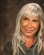«Ăa sâappelle lâĂąge» : Zazie dĂ©nonce les diktats de la jeunesse et revient sur son choix dâassumer ses cheveux gris