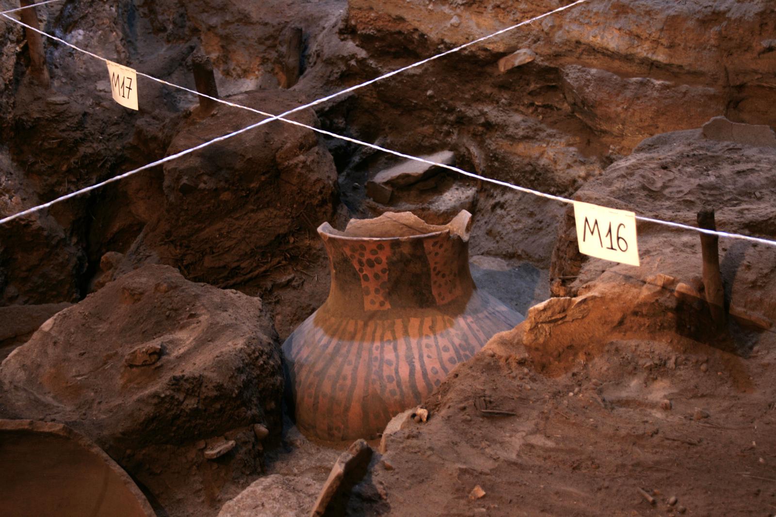 Aux origines de la viticulture : dans une grotte en Arménie, nous avons visité le plus ancien chai du monde