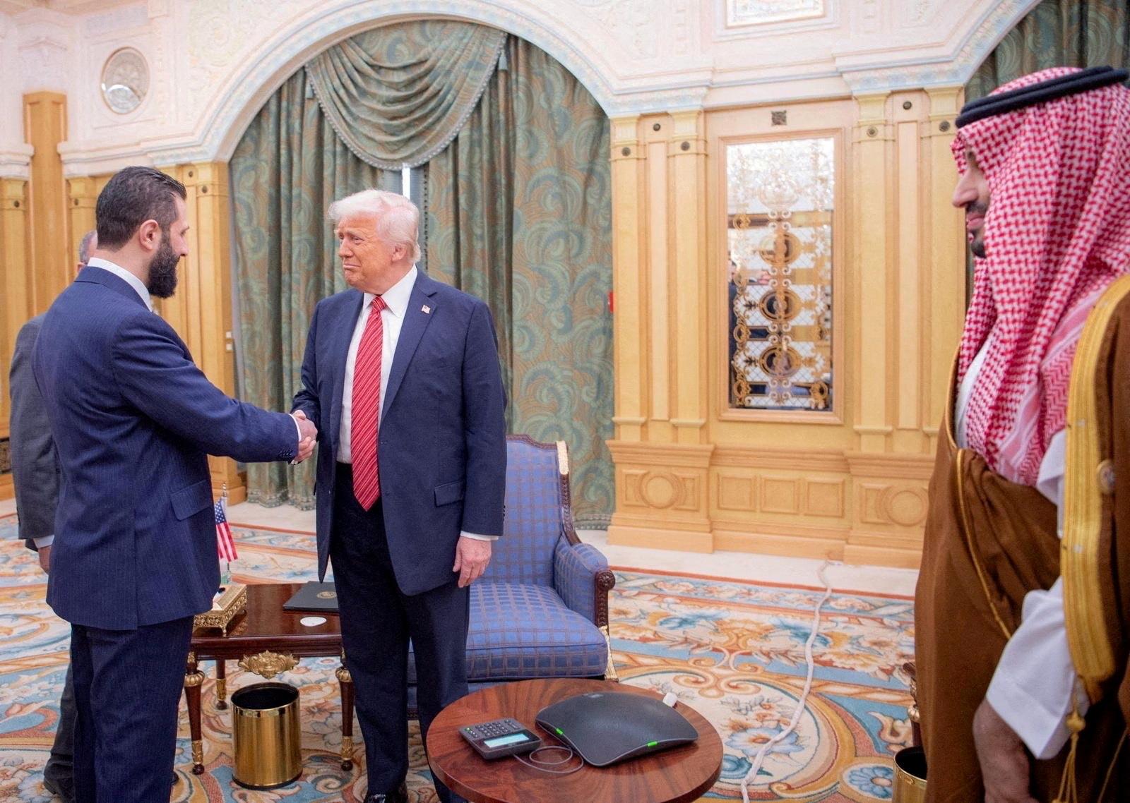 Syrie : les États-Unis retirent le groupe islamiste HTC de leur liste des organisations terroristes