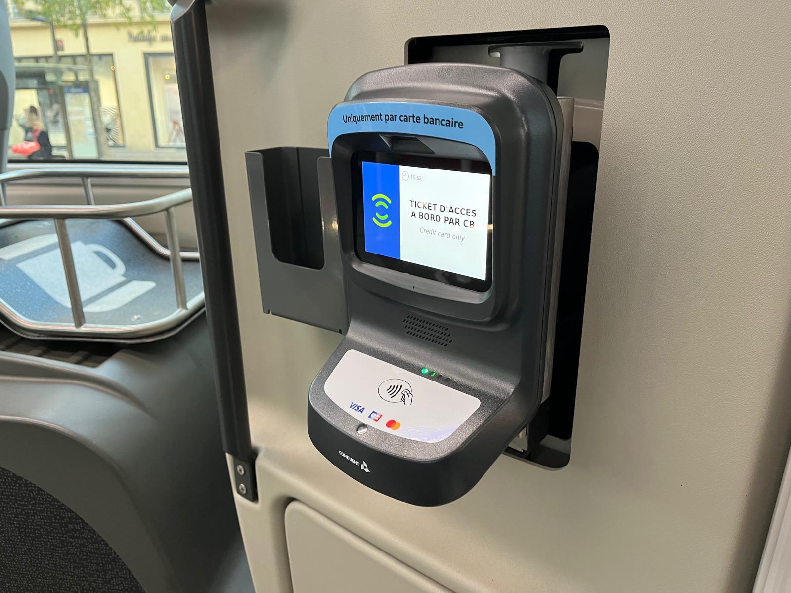 «C’est un choix politique» : pourra-t-on bientôt payer son ticket de métro en carte bancaire à Paris ?