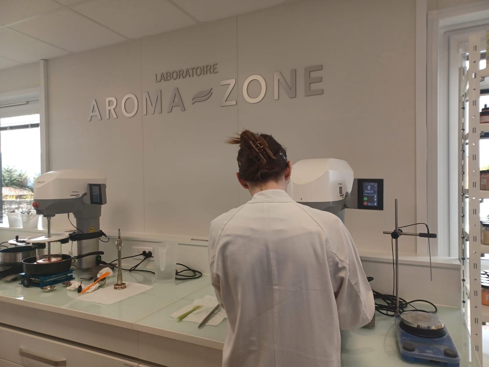 «25.000 colis expédiés par jour, contre 1000 en 2013» : dans les coulisses d’Aroma-Zone, star des cosmétiques